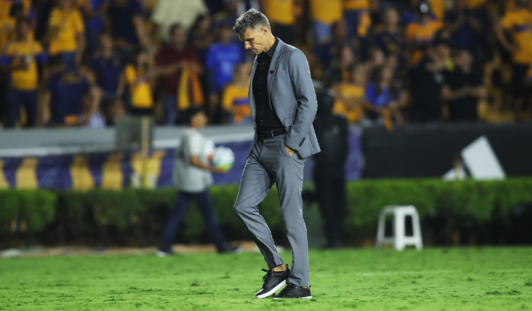 'Tano' Ortiz se encuentra en la cuerda floja ante los malos resultados de Rayados en la Liga MX