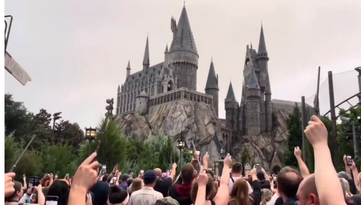 Se dieron cita decenas de fans en el parque temático de Orlando. Foto: Especial