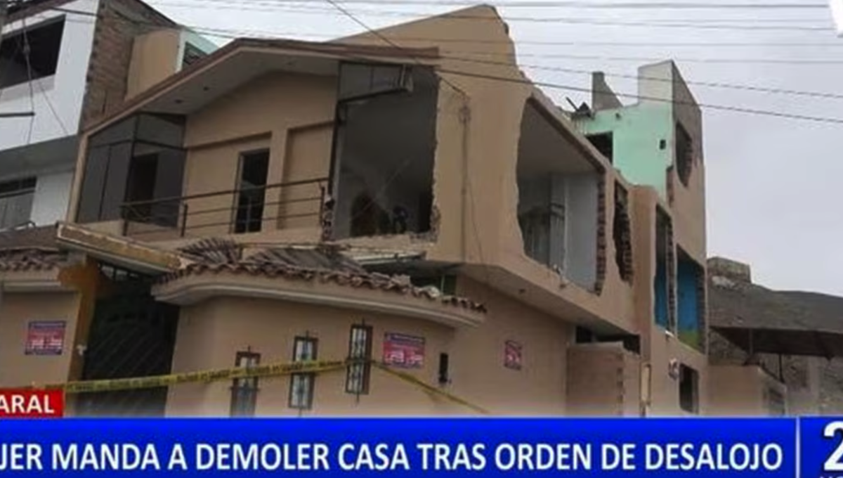 La mujer demolió la casa tras una orden de desalojo. Foto:Especial La mujer demolió la casa tras una orden de desalojo. Foto:Especial