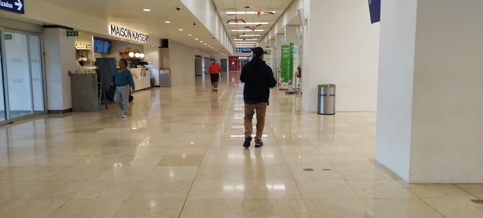 Los 35 pasajeros fueron informados sobre la cancelación del vuelo