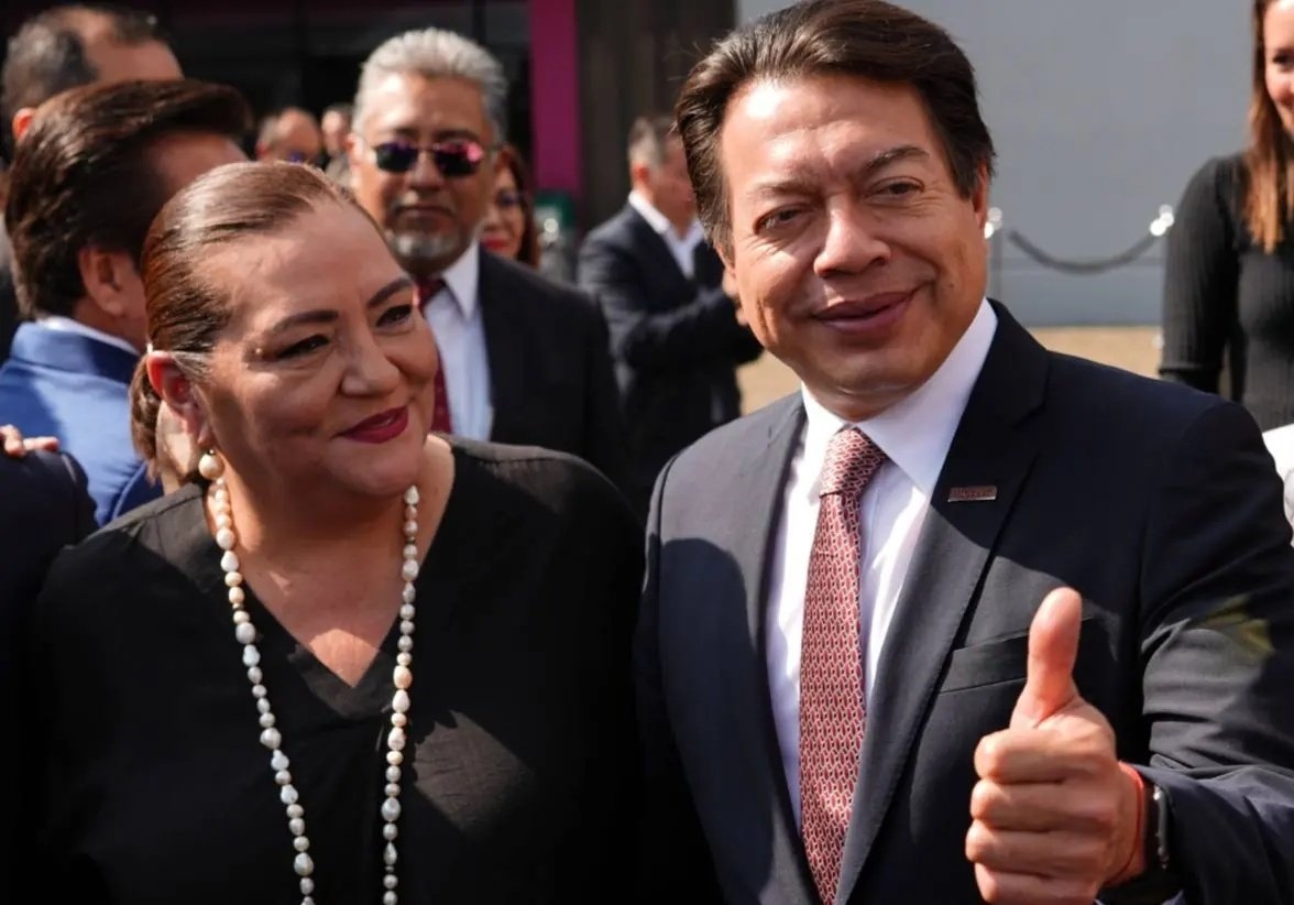 Mario Delgado pide a Marcelo Ebrard continuar en Morena