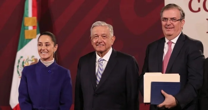 El presidente AMLO reitera su apoyo a Claudia Sheinbaum y abre las puertas a Marcelo Ebrard El presidente AMLO reitera su apoyo a Claudia Sheinbaum y abre las puertas a Marcelo Ebrard