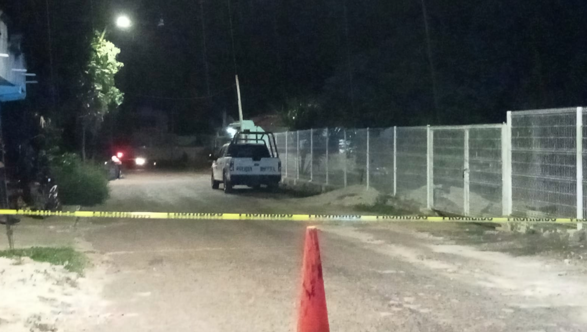 El lugar fue acordonado por las autoridades para el levantamiento de los dos cuerpos