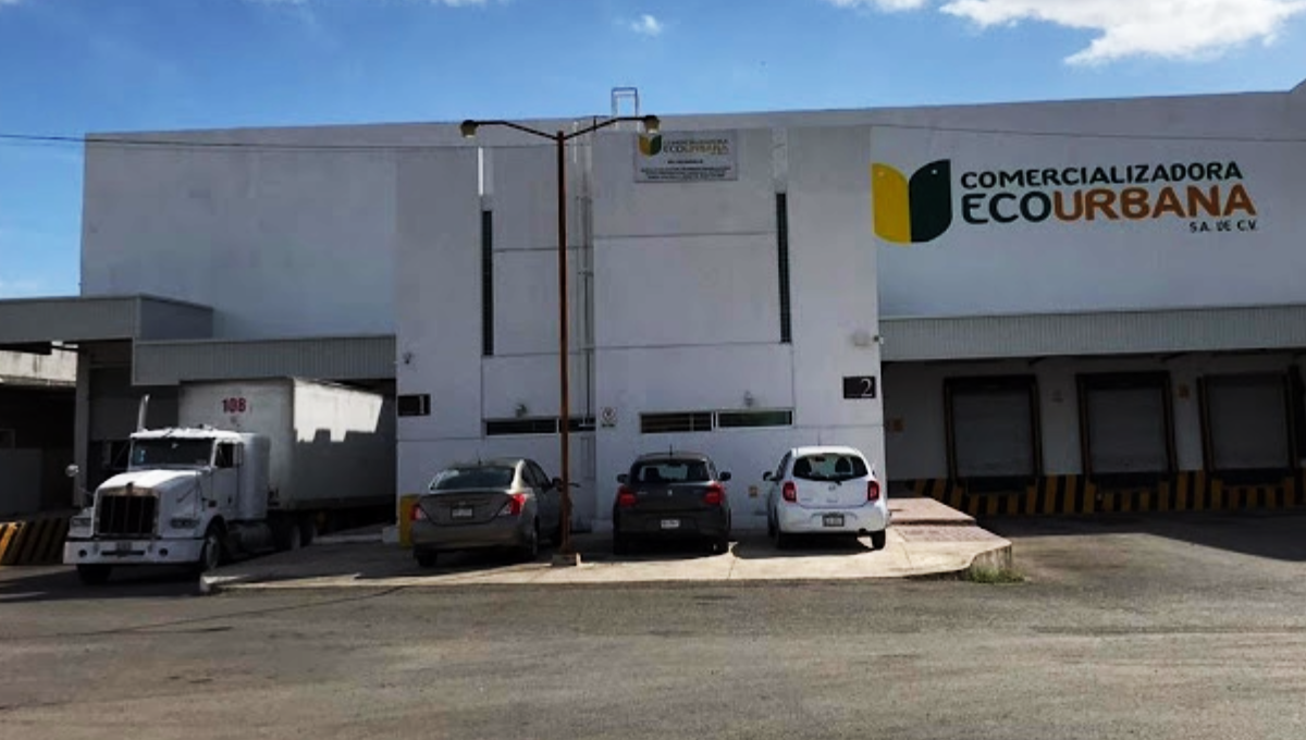 Hombre muere al caer del techo de la empresa Comercializadora EcoUrbana en Umán