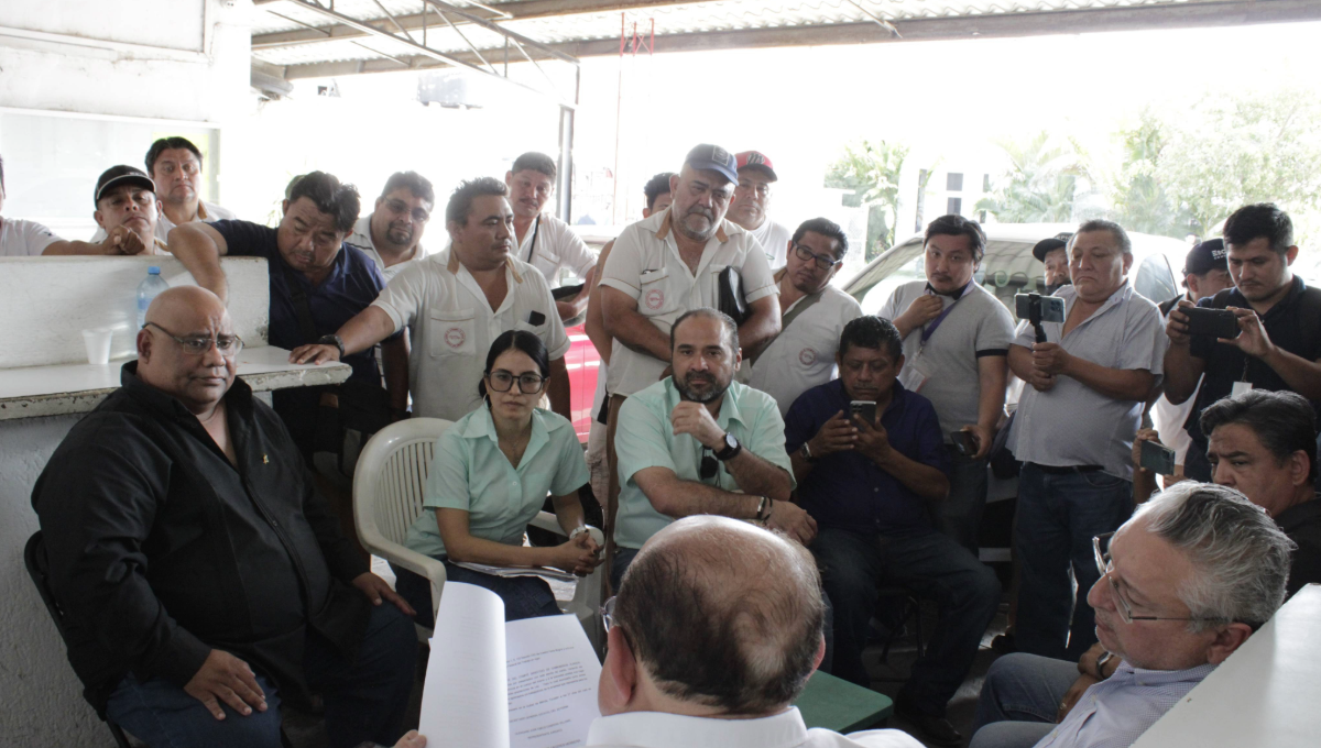 Asimismo, el titular del sindicato aseguró que no tienen pensado tomar algún plantel educativo de la ACY