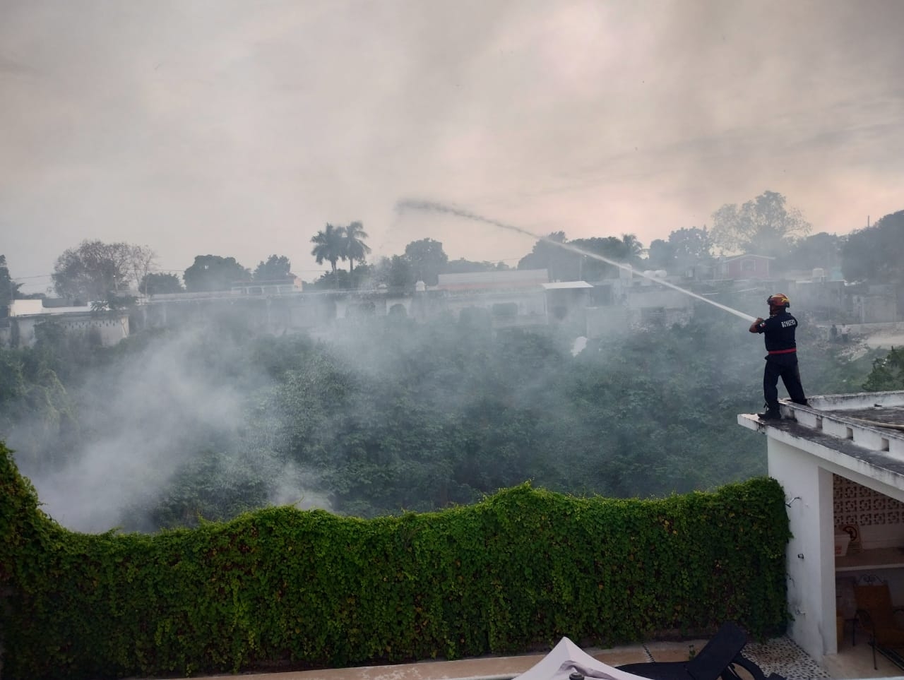 El fuego en la hondonada en Tizimín fue extinguido hasta la mañana del jueves