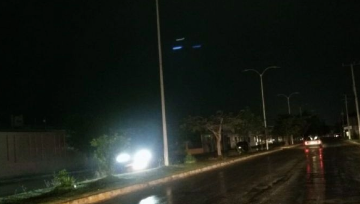 La ausencia de luz en estas áreas ha generado inquietud entre los habitantes, así como críticas hacia los responsables del funcionamiento de este servicio.