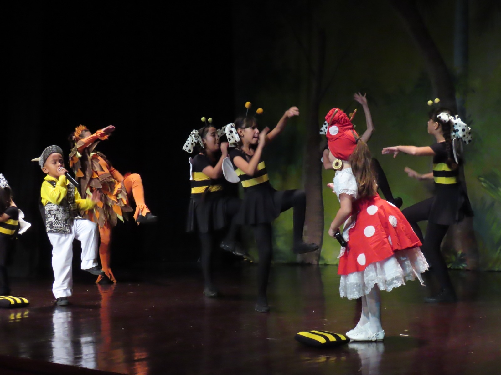Presentan obra de teatro en el auditorio Dr. Silvio Zavala Vallado Presentan obra de teatro en el auditorio Dr. Silvio Zavala Vallado