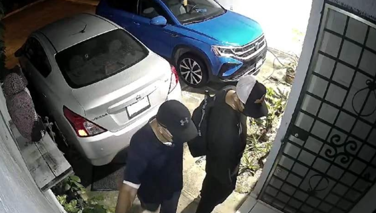 Los dos que realizaron el hurto.
