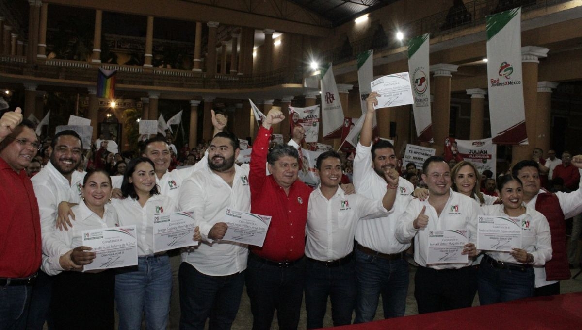 Así se vivió la entrega de constancias de Identidad Priísta Así se vivió la entrega de constancias de Identidad Priísta