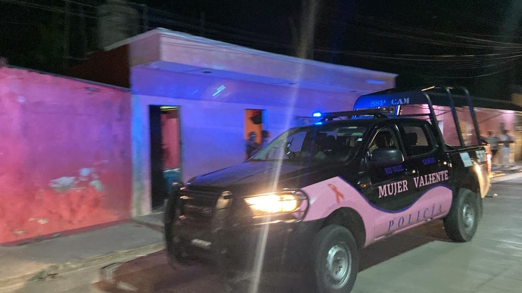 Las dos trabajadoras se defendieron y golpearon al cliente
