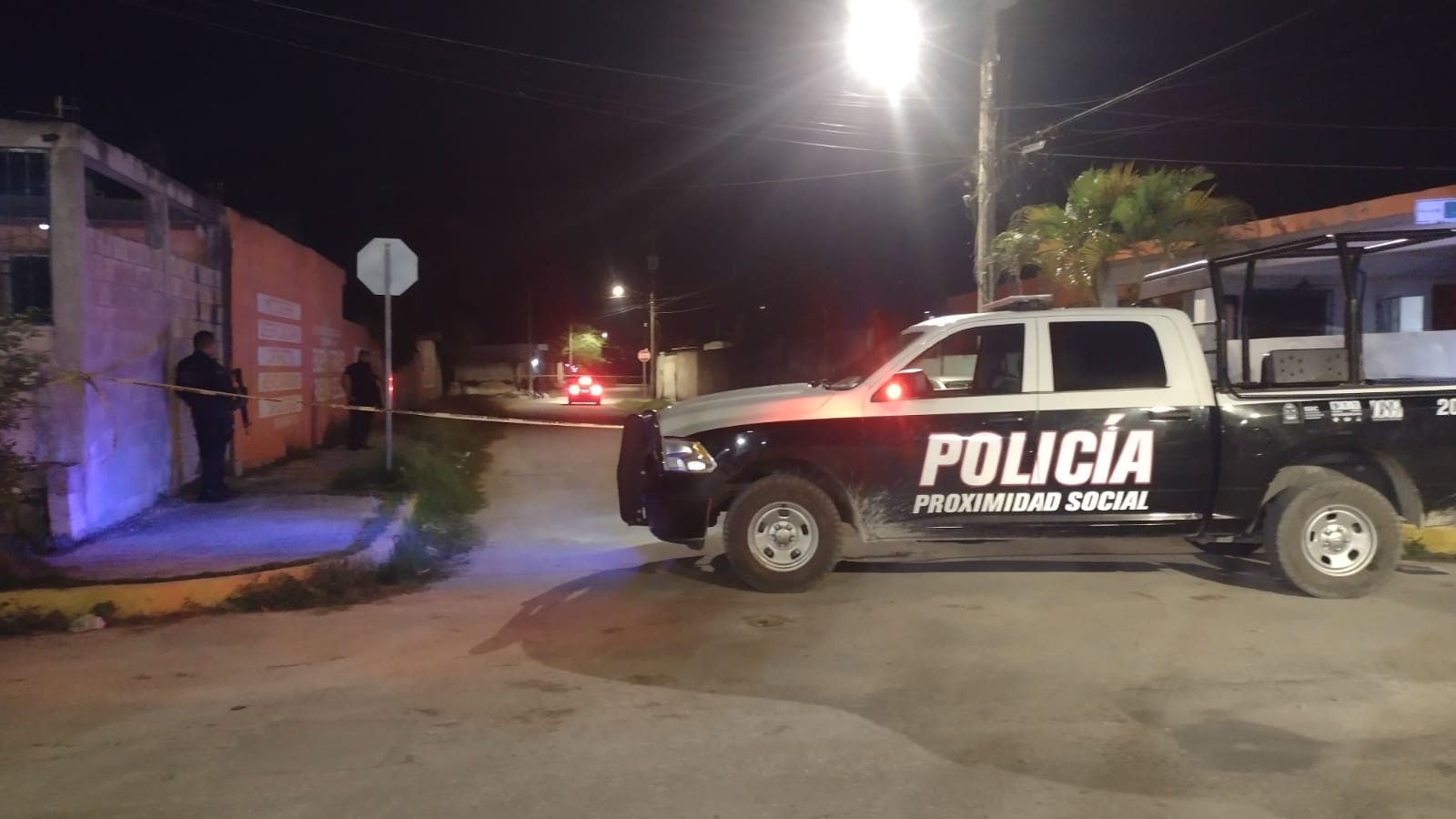 Una pareja fue ejecutada mientras circulaban a bordo de su vehículo Una pareja fue ejecutada mientras circulaban a bordo de su vehículo