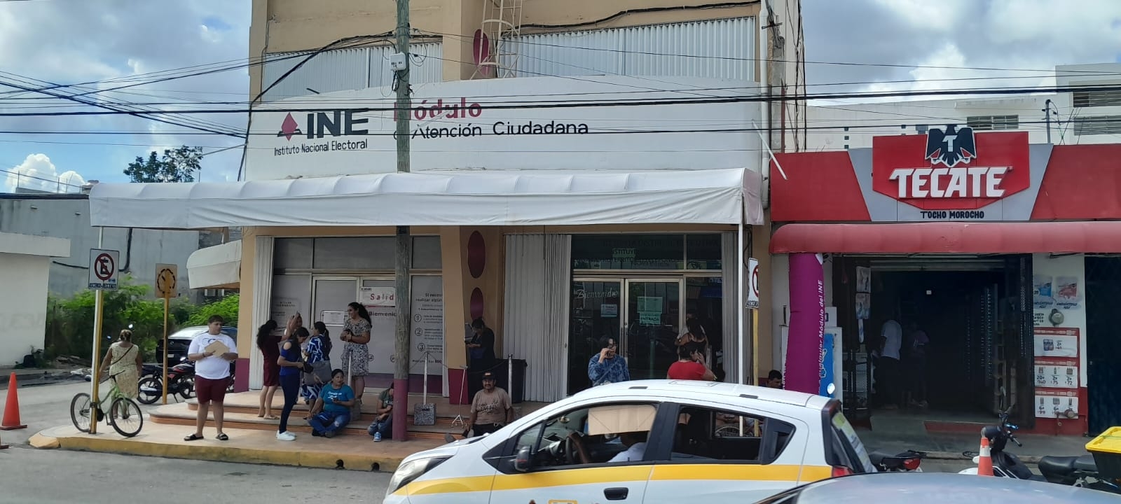 Inicialmente, los sueldos acordados eran de nueve mil pesos mensuales para capacitadores, subiendo a 12 mil, y para los supervisores, de 12 mil a 15 mil pesos mensuales.( Inicialmente, los sueldos acordados eran de nueve mil pesos mensuales para capacitadores, subiendo a 12 mil, y para los supervisores, de 12 mil a 15 mil pesos mensuales.(