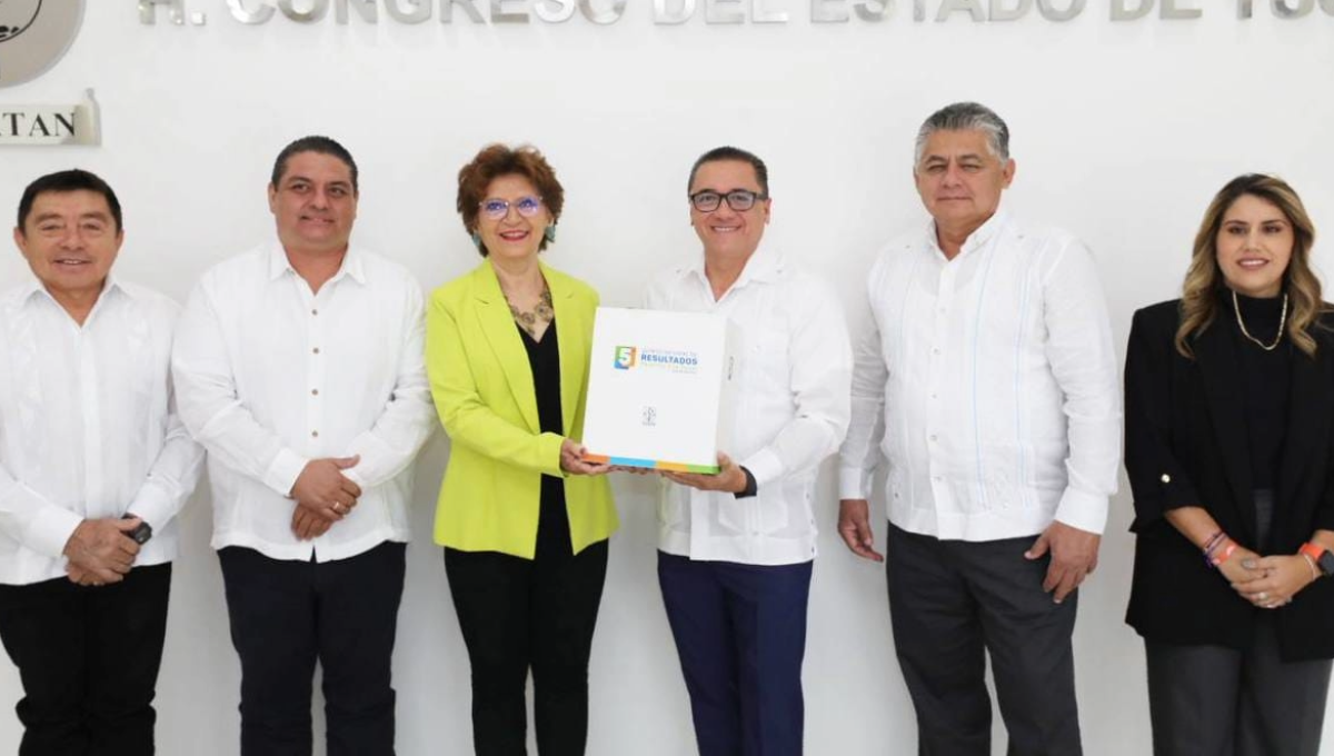 La Secretaria de Gobierno la encargada de entregar el documento La Secretaria de Gobierno la encargada de entregar el documento