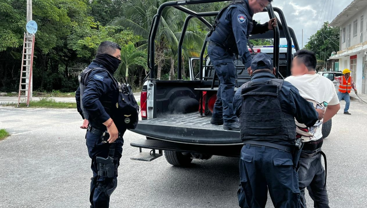 A las 11:30 de la mañana de ayer, vecinos pidieron la presencia policial. A las 11:30 de la mañana de ayer, vecinos pidieron la presencia policial.