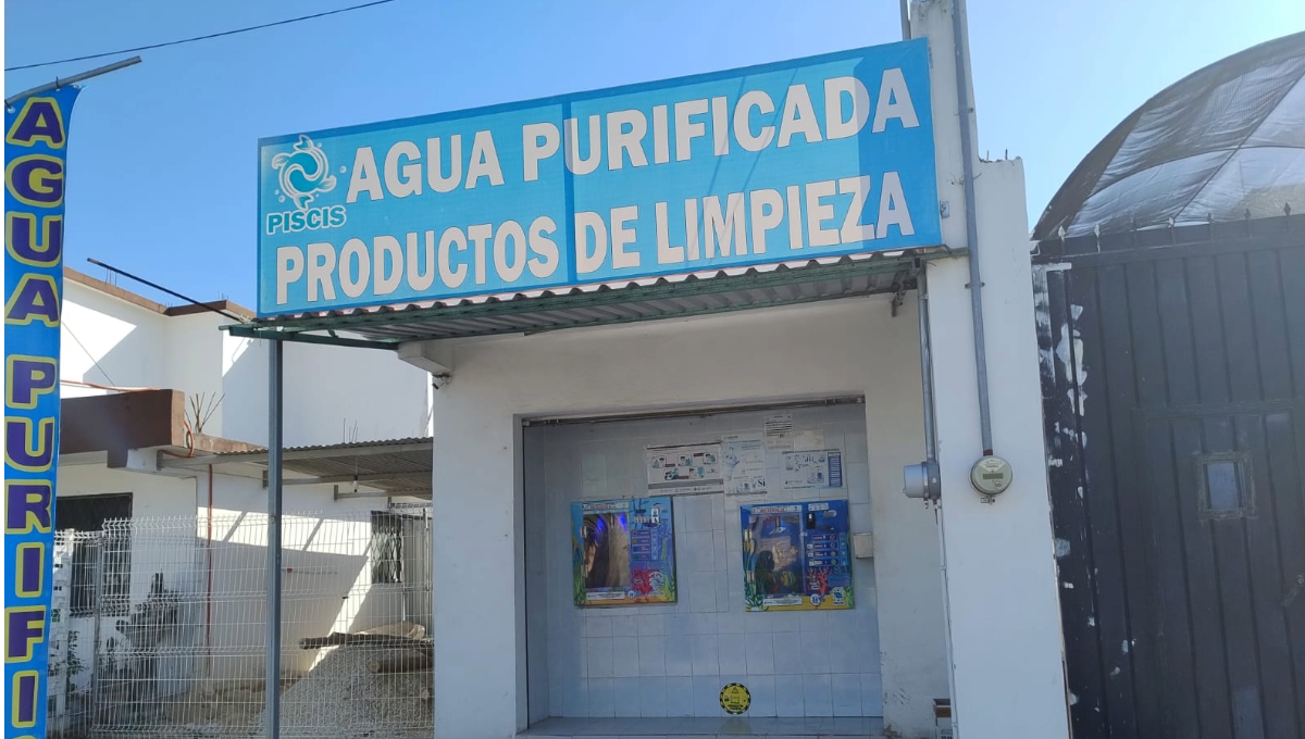 La Comisión Federal para la Protección contra Riesgos Sanitarios realiza inspecciones para garantizar que los comercios de alimentos y bebidas cumplan las normas.