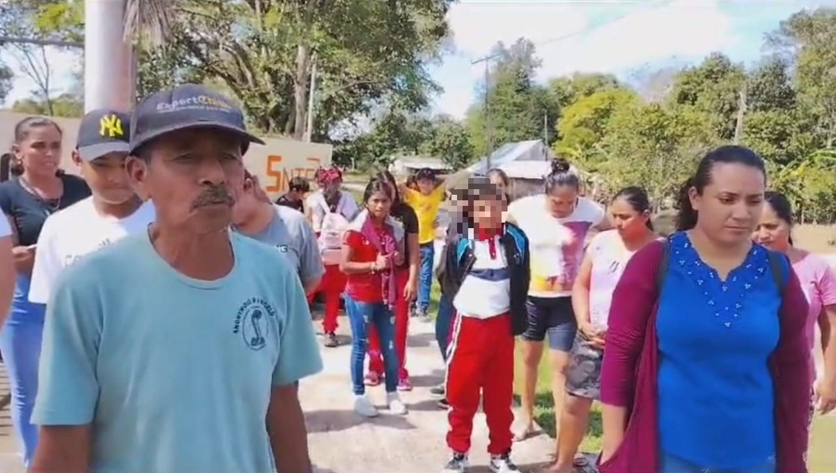 Los padres no abrirán la escuela hasta que la Seduc resuelva el problema Los padres no abrirán la escuela hasta que la Seduc resuelva el problema