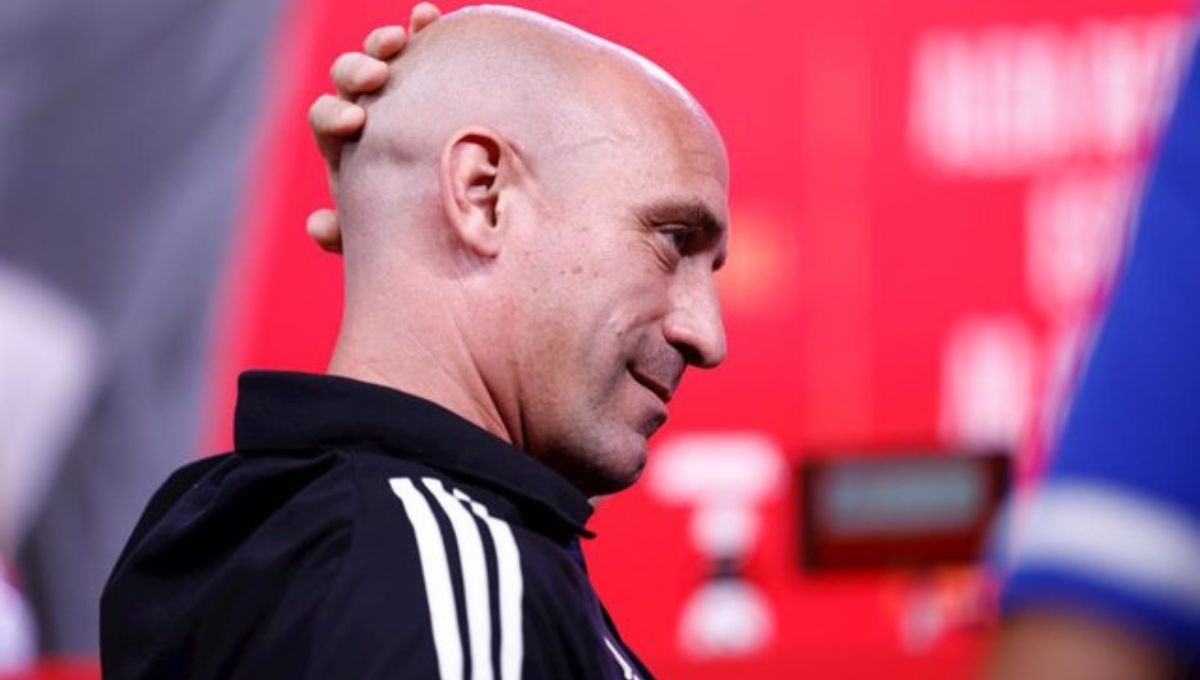 La Audiencia Nacional española propuso abrir juicio al expresidente de la RFEF, Luis Rubiales, por el beso no consentido a Jenni Hermoso La Audiencia Nacional española propuso abrir juicio al expresidente de la RFEF, Luis Rubiales, por el beso no consentido a Jenni Hermoso