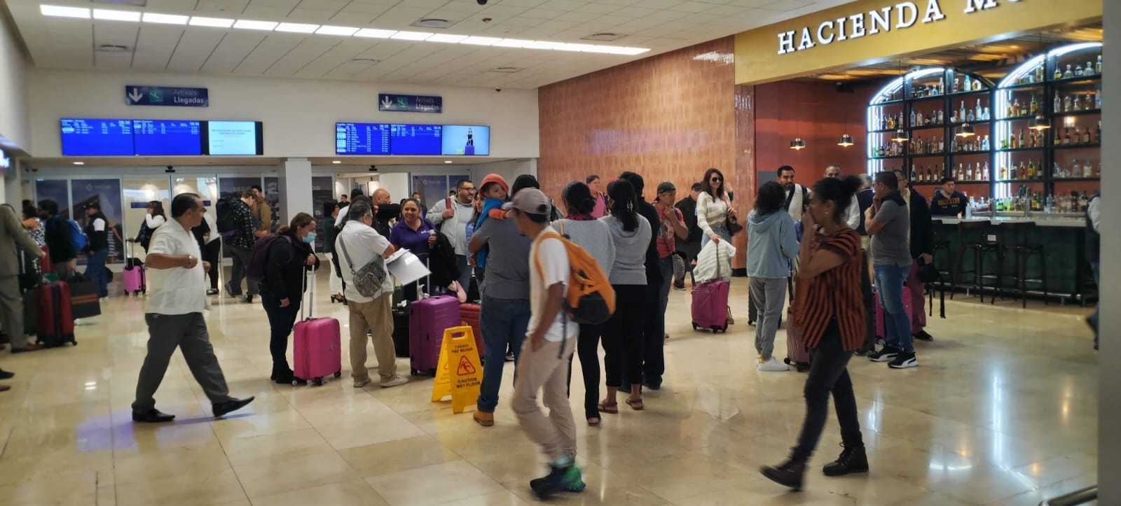 La movilización de pasajeros en el aeropuerto de Mérida aumentó esta mañana La movilización de pasajeros en el aeropuerto de Mérida aumentó esta mañana