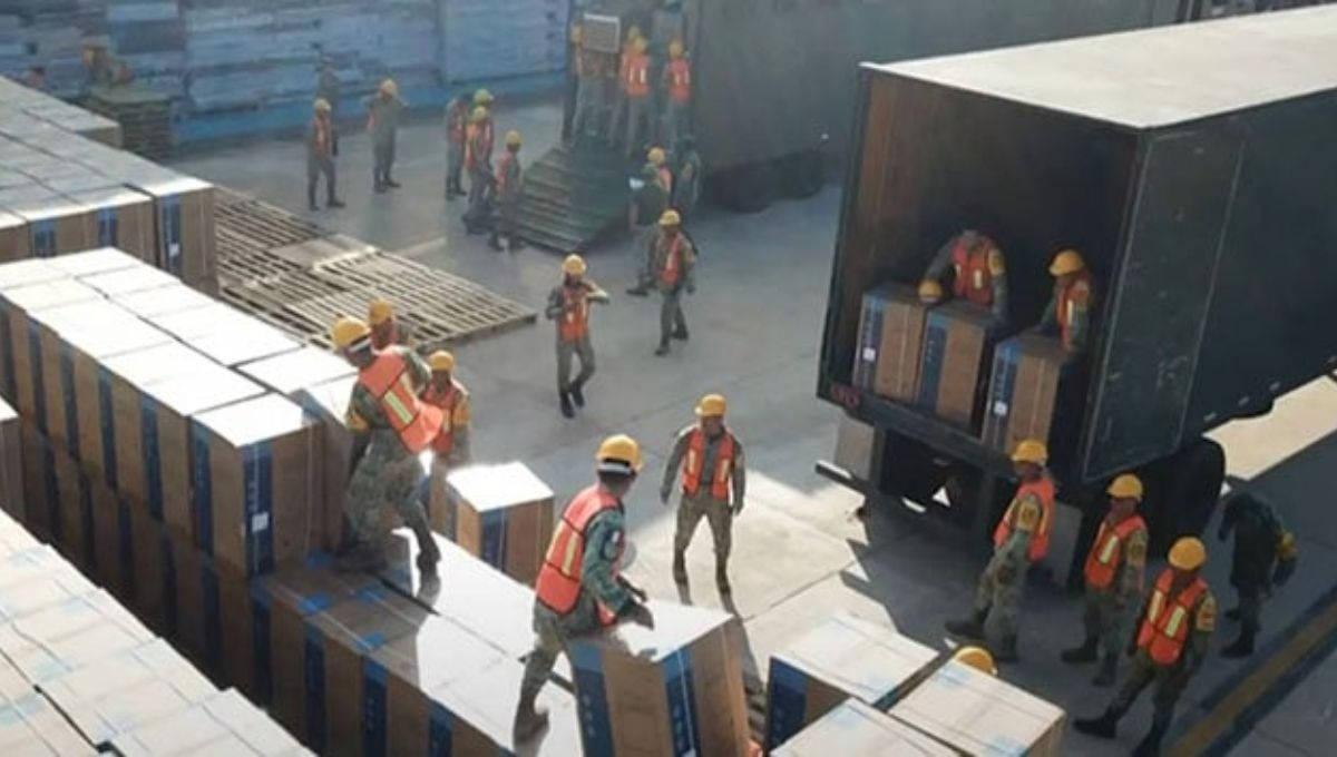 El Gobierno de México celebró la llegada de los primeros enserés domésticos comprados a China para los daminificados por el Huracán Otis en Acapulco y Coyuca de Benitez