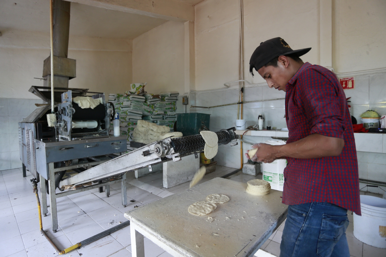 Esta situación ahoga cada vez más a esta industria, pese a comercializar el alimento más básico en México