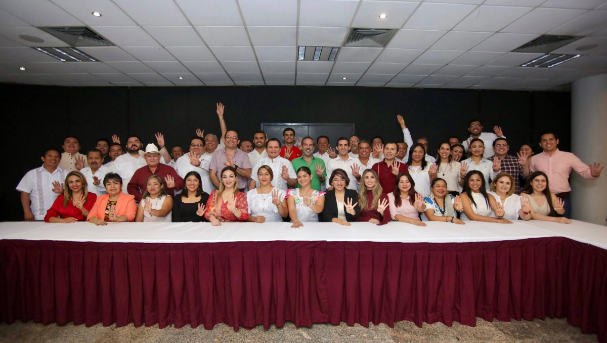 En la reunión estuvo presente Joaquín Díaz Mena, aspirante a Gobernador de Yucatán
