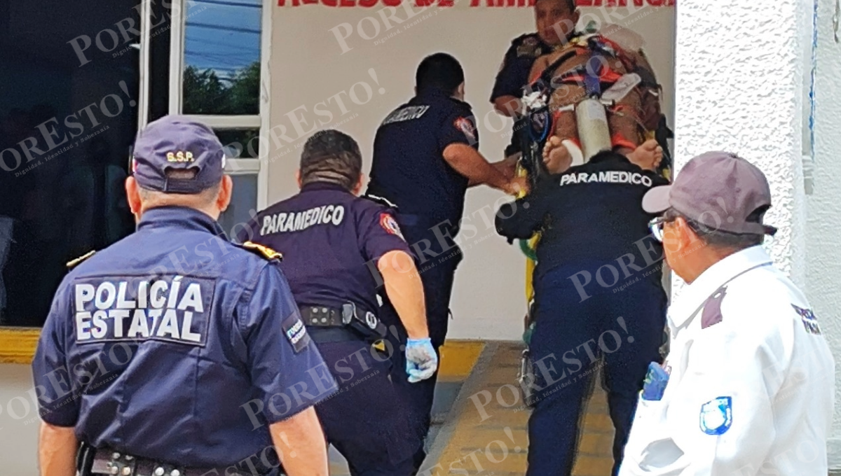 Las ambulancias, con los lesionados, fueron escoltados hasta el hospital San Carlos, en donde ingresaron para recibir atención médica Las ambulancias, con los lesionados, fueron escoltados hasta el hospital San Carlos, en donde ingresaron para recibir atención médica