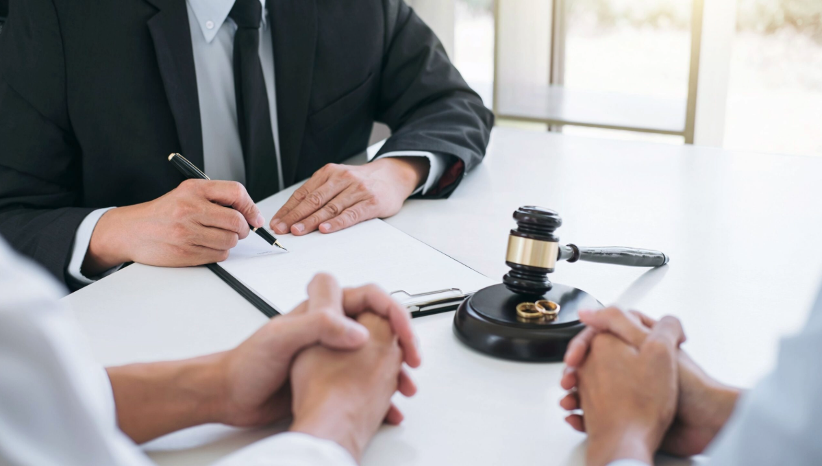 Existen diversos tipos de divorcios, pero los más comunes son el incausado y el voluntario Existen diversos tipos de divorcios, pero los más comunes son el incausado y el voluntario