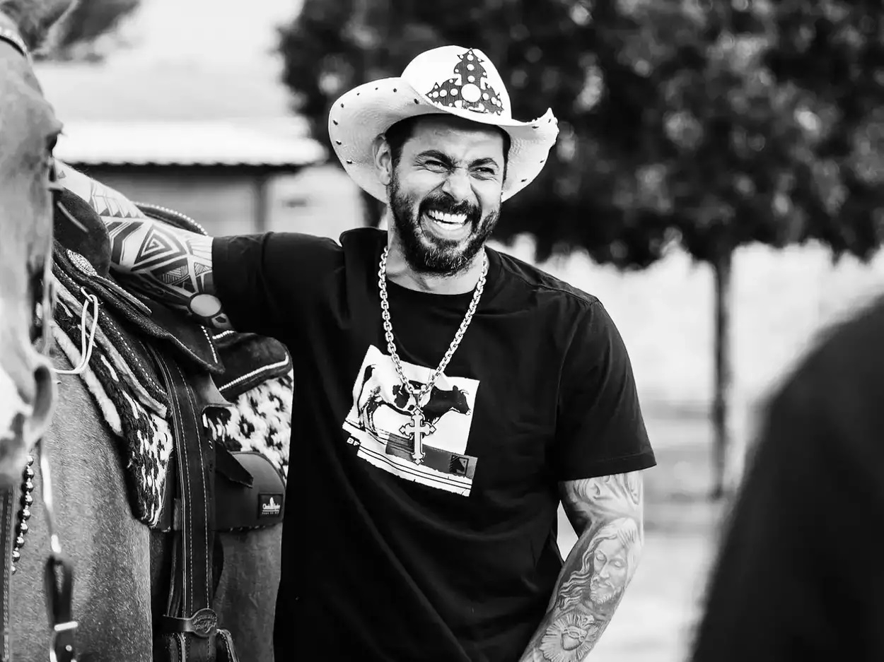Muere cantante brasileño João Carreiro a los 41 años de edad