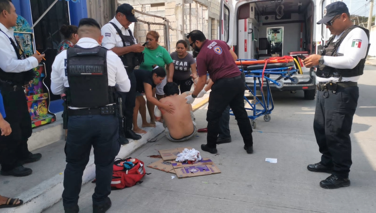 De acuerdo con el detenido, el otro hombre se acercó a decirle que le caía mal