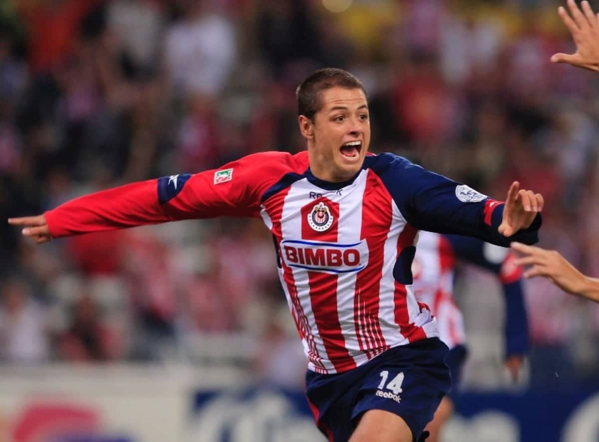 Chicharito habría recibido una buena propuesta por parte de las Chivas para regresar a la Liga MX 14 años después de su partida