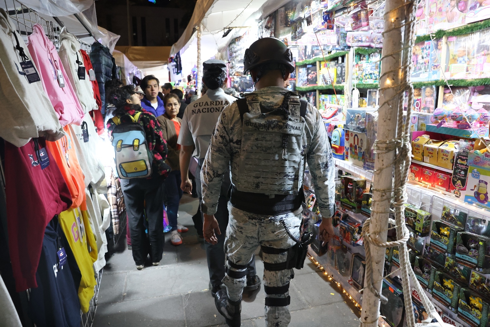 Los elementos de la Guardia Nacional ofrecen protección a los Reyes Magos Los elementos de la Guardia Nacional ofrecen protección a los Reyes Magos