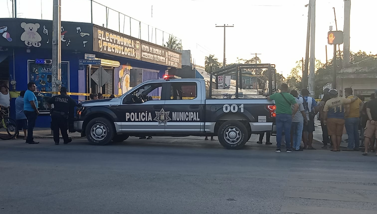Hasta el lugar llegaron elementos de la policía municipal Hasta el lugar llegaron elementos de la policía municipal