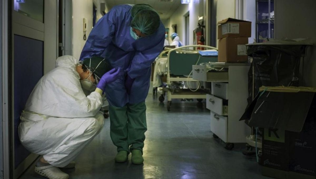 Oficialmente China informó que el 9 de enero de 2020 se había registrado la primera muerte de un paciente a causa de un virus 'misterioso' hasta ese momento, el COVID-19