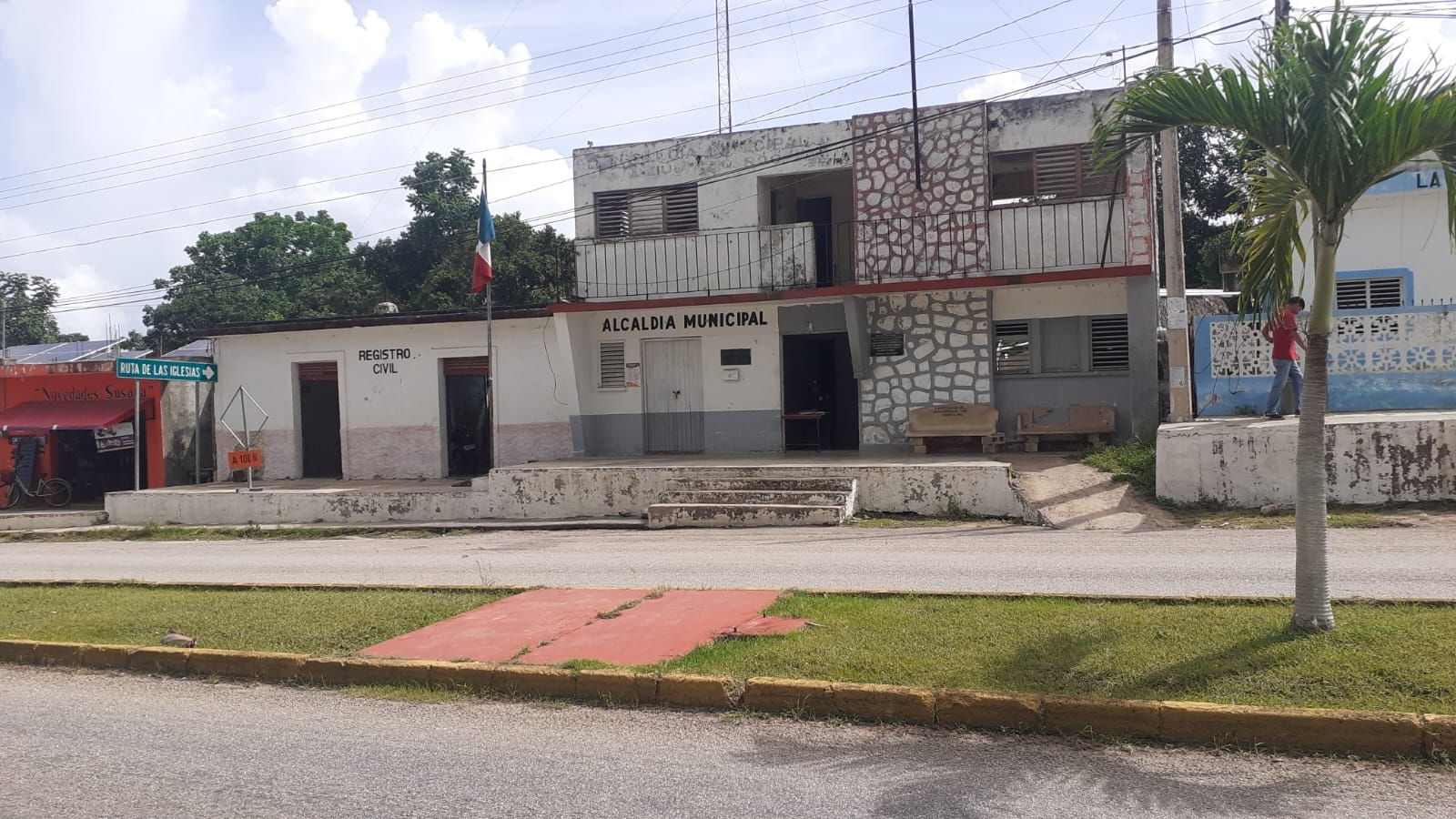 Roban 25 mil pesos y dos celulares a mujer en José María Morelos