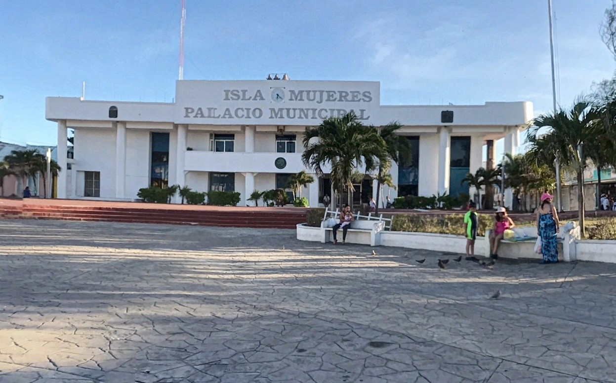 Los exfuncionarios fueron sancionados por irregularidades