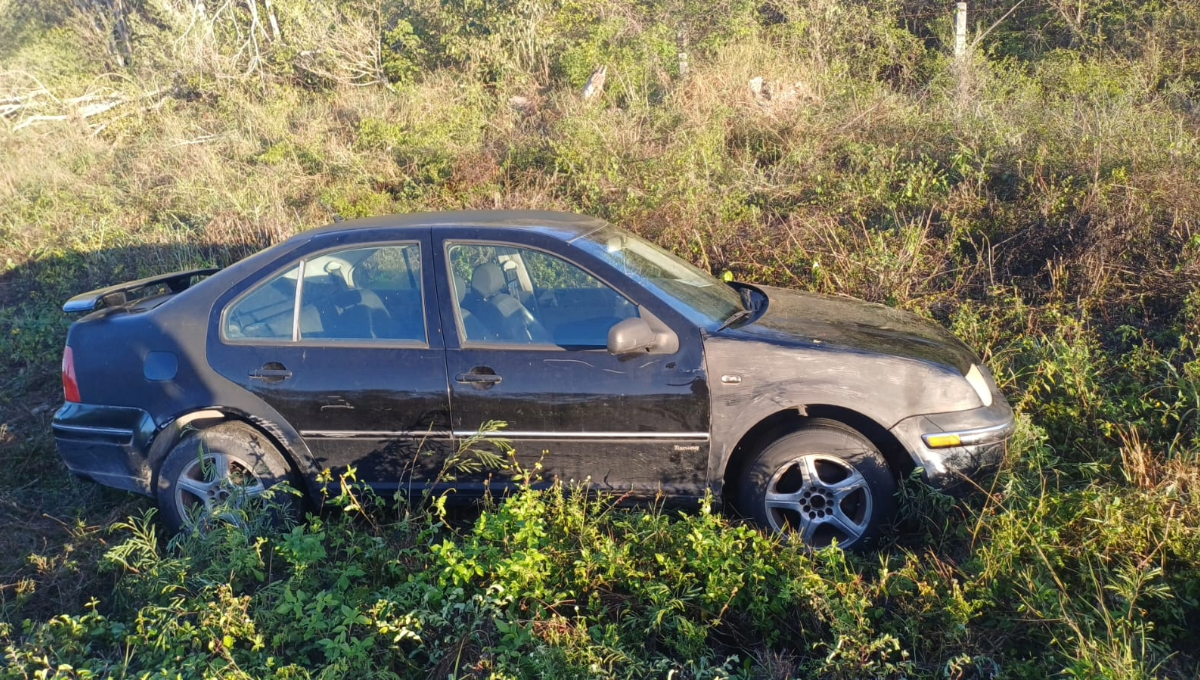 Se espera que el dueño del vehículo aparezca y pueda recuperar su auto que abandonó Se espera que el dueño del vehículo aparezca y pueda recuperar su auto que abandonó