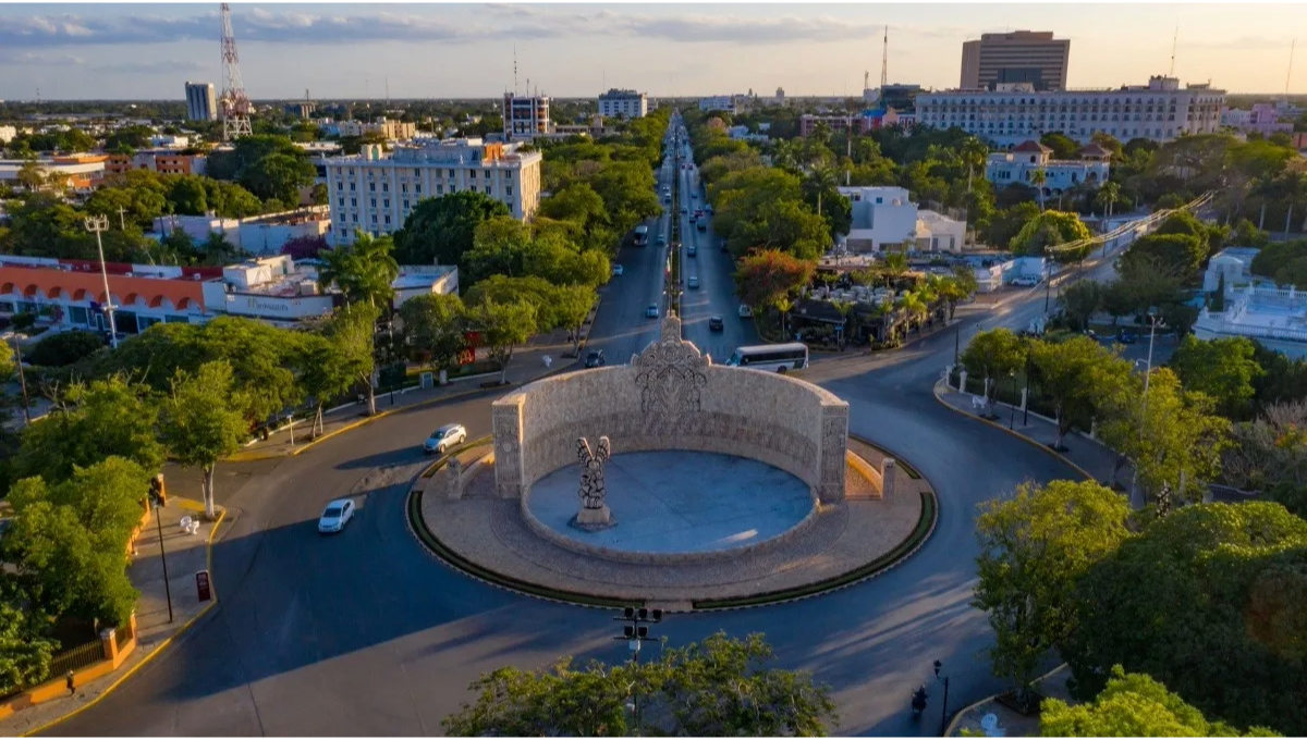 Dichos edificios se pueden observar en el centro de la ciudad, pero también en un sitio llamado el Paseo de Montejo