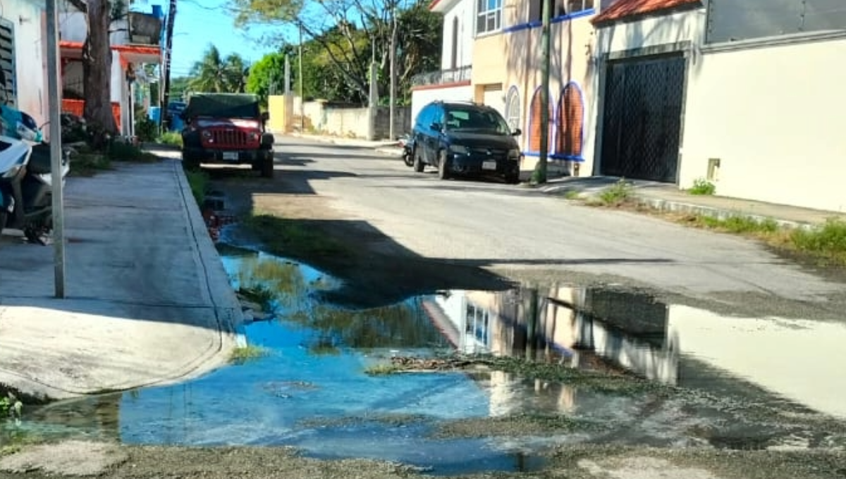 Vecinos de Cozumel denuncian rebosamiento de aguas negras en varias zonas