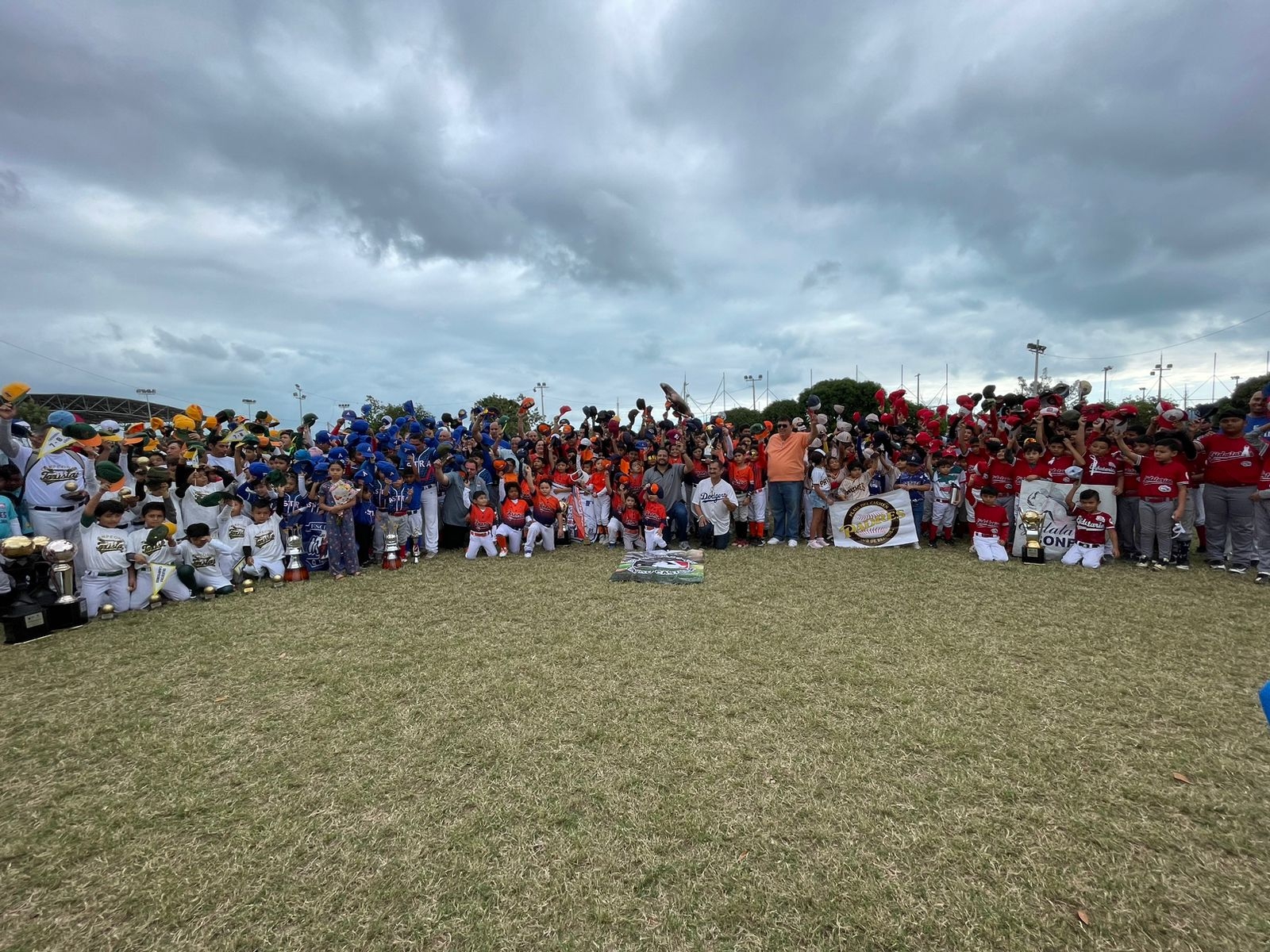 Se celebró la ceremonia de inauguración del XXVI Torneo de la Liga de Beisbol Infantil y Juvenil “Vinicio Castilla”
