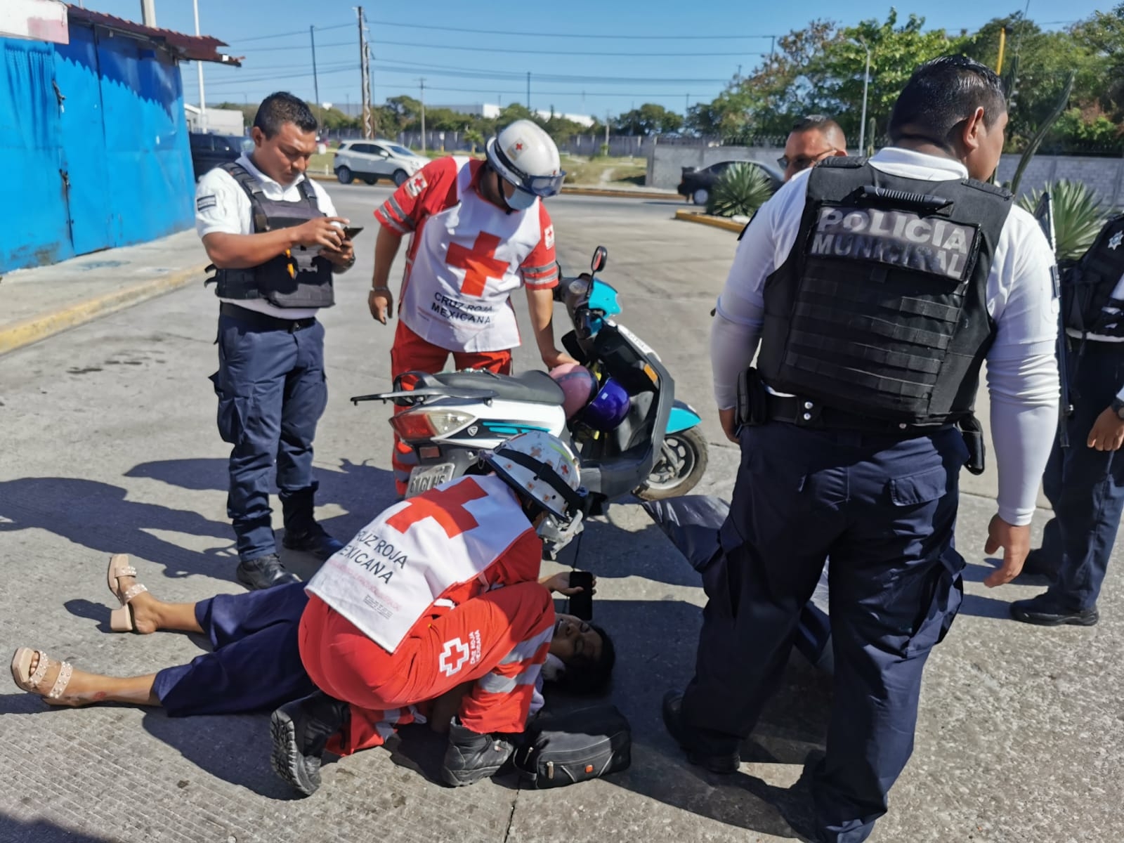 La mujer quedó desorientada tras recibir un fuerte golpe en la cabeza La mujer quedó desorientada tras recibir un fuerte golpe en la cabeza