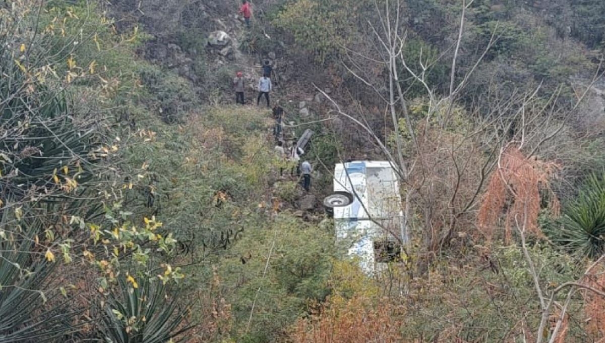 Así terminó el autobús en Puebla Así terminó el autobús en Puebla