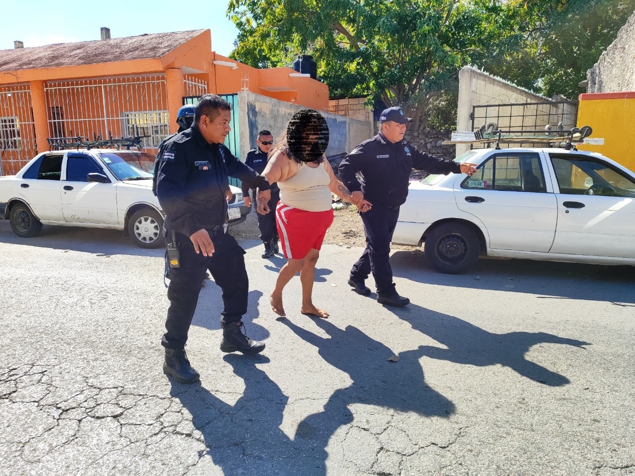 Las dos mujeres fueron detenidas por la policía de Tizimín Las dos mujeres fueron detenidas por la policía de Tizimín