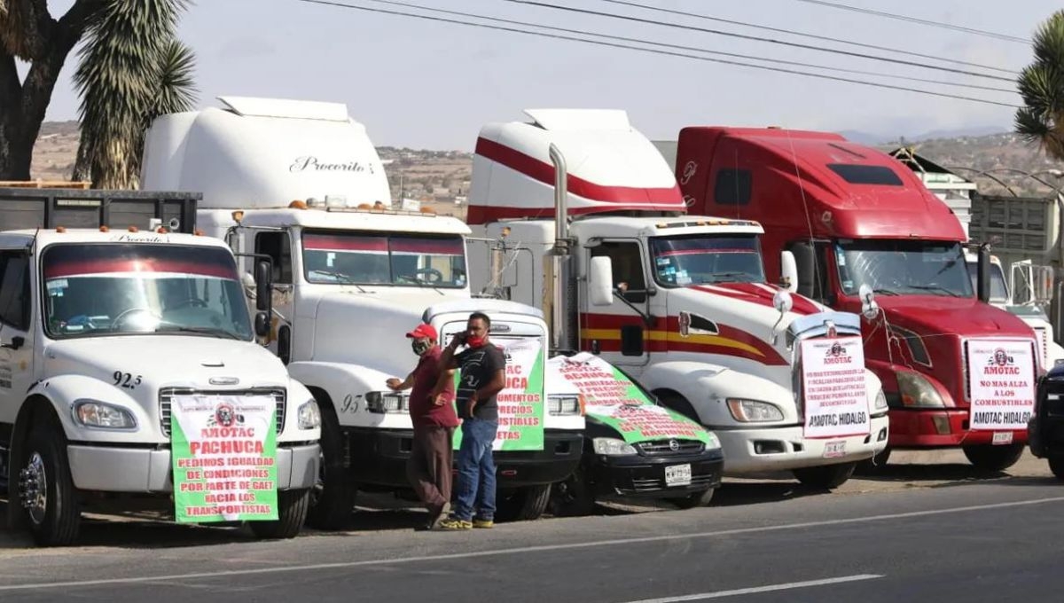 El presidente de la República calificó de "politiquero" el paro nacional de transportistas, aclarando que se han tenido mesas de diálogo con este sector