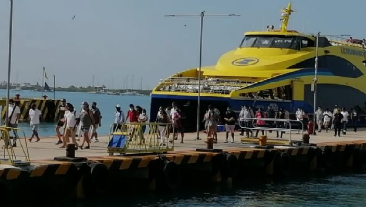 Disminuye cruce de pasajeros en ferry entre Playa del Carmen y Cozumel