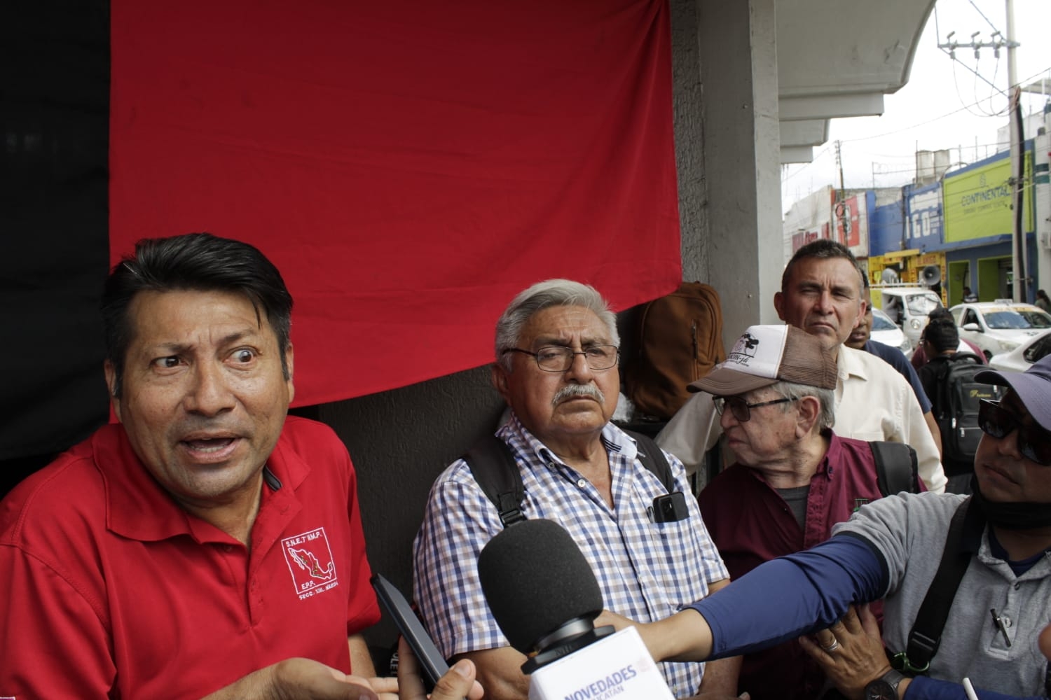 Los empleados del Nacional Monte de Piedad en Mérida suman 24 horas de paro Los empleados del Nacional Monte de Piedad en Mérida suman 24 horas de paro