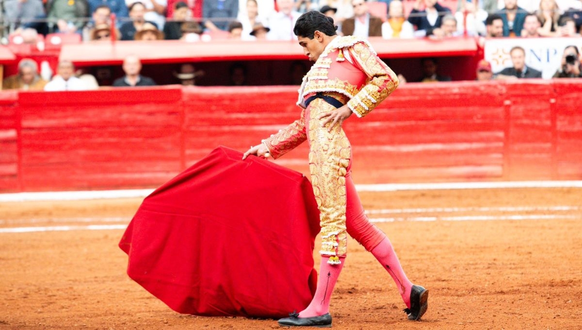 Héctor Gutiérrez no pudo culminar su actuación en la Plaza de Toros México Héctor Gutiérrez no pudo culminar su actuación en la Plaza de Toros México