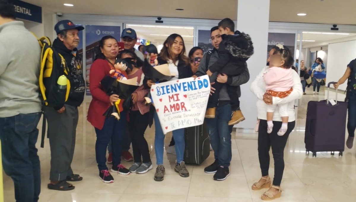 Tun Caamal fue recibido con un cartel de bienvenida, donde su esposa e hijos expresaban su sentir y parabienes