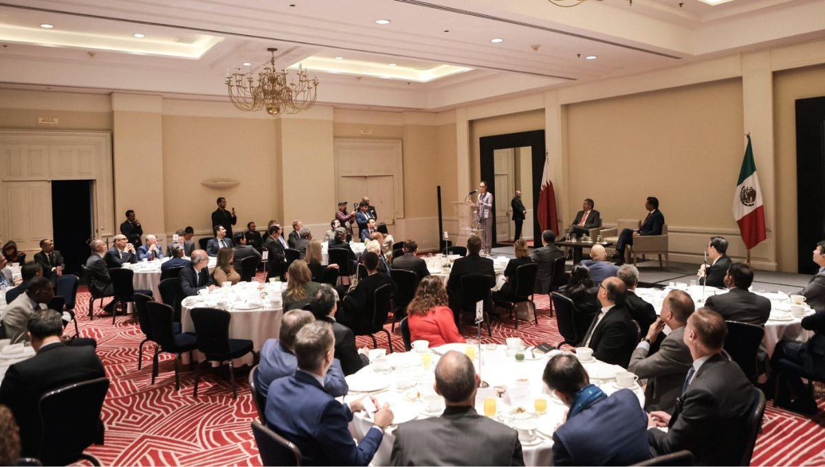 Claudia Sheinbaum sostuvo este martes una reunión con 70 embajadores Claudia Sheinbaum sostuvo este martes una reunión con 70 embajadores