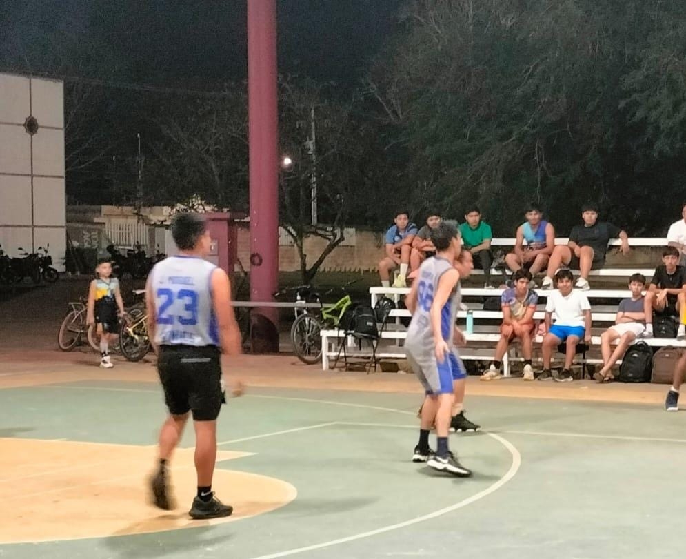 Este miércoles también se inauguró otro torneo de basquetbol, categoría varonil libre